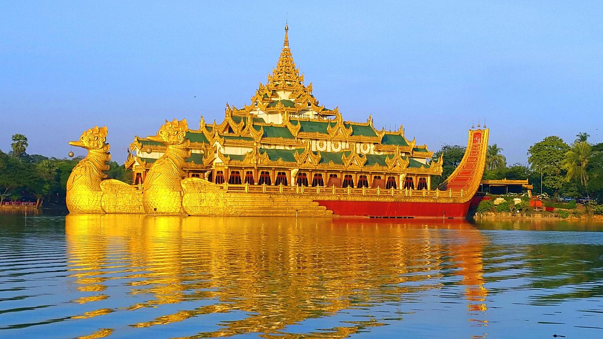 Kandawgyi Lake